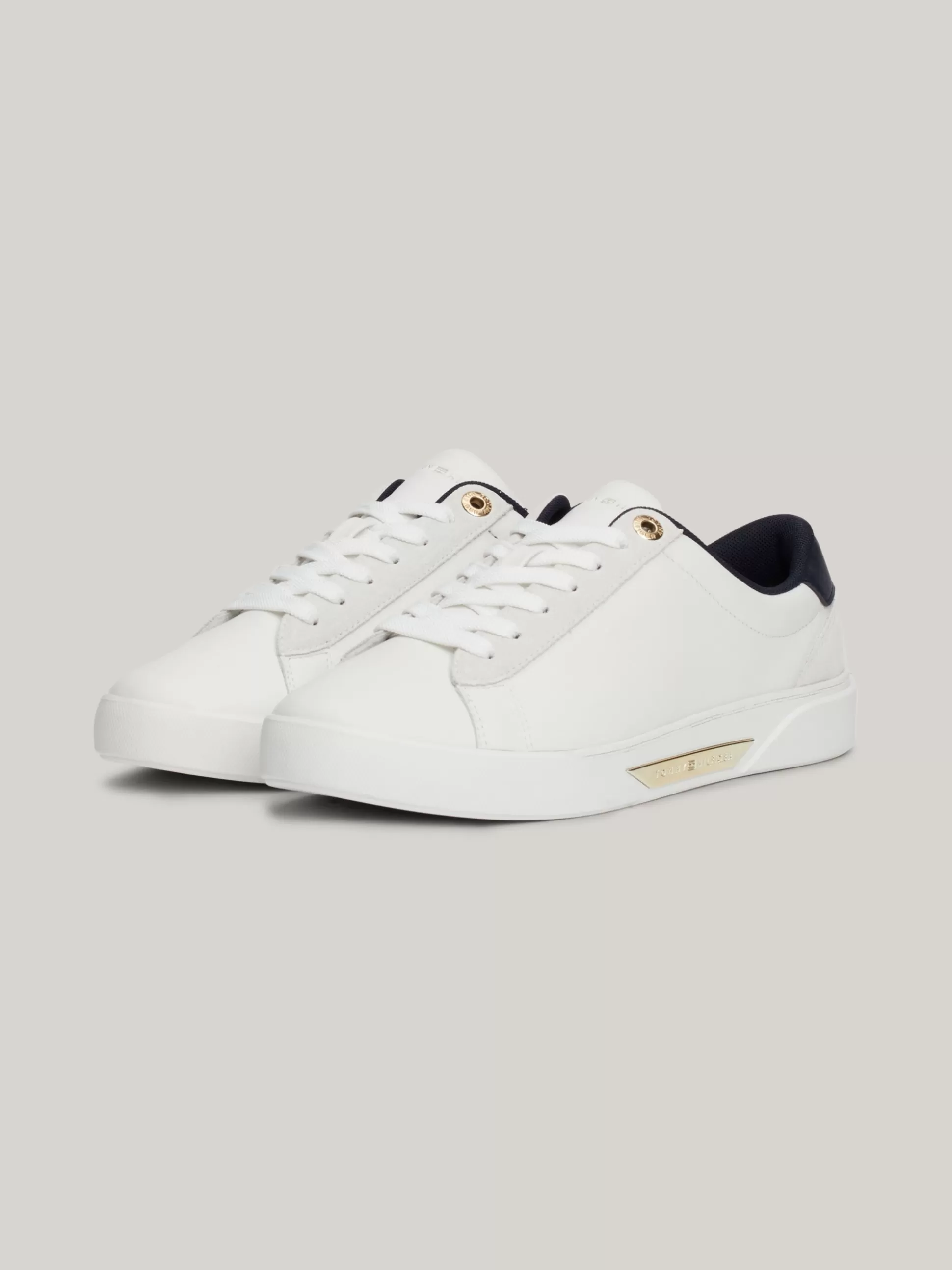 Tommy Hilfiger Sneakersy^Buty Sportowe Z Metalowymi Elementami