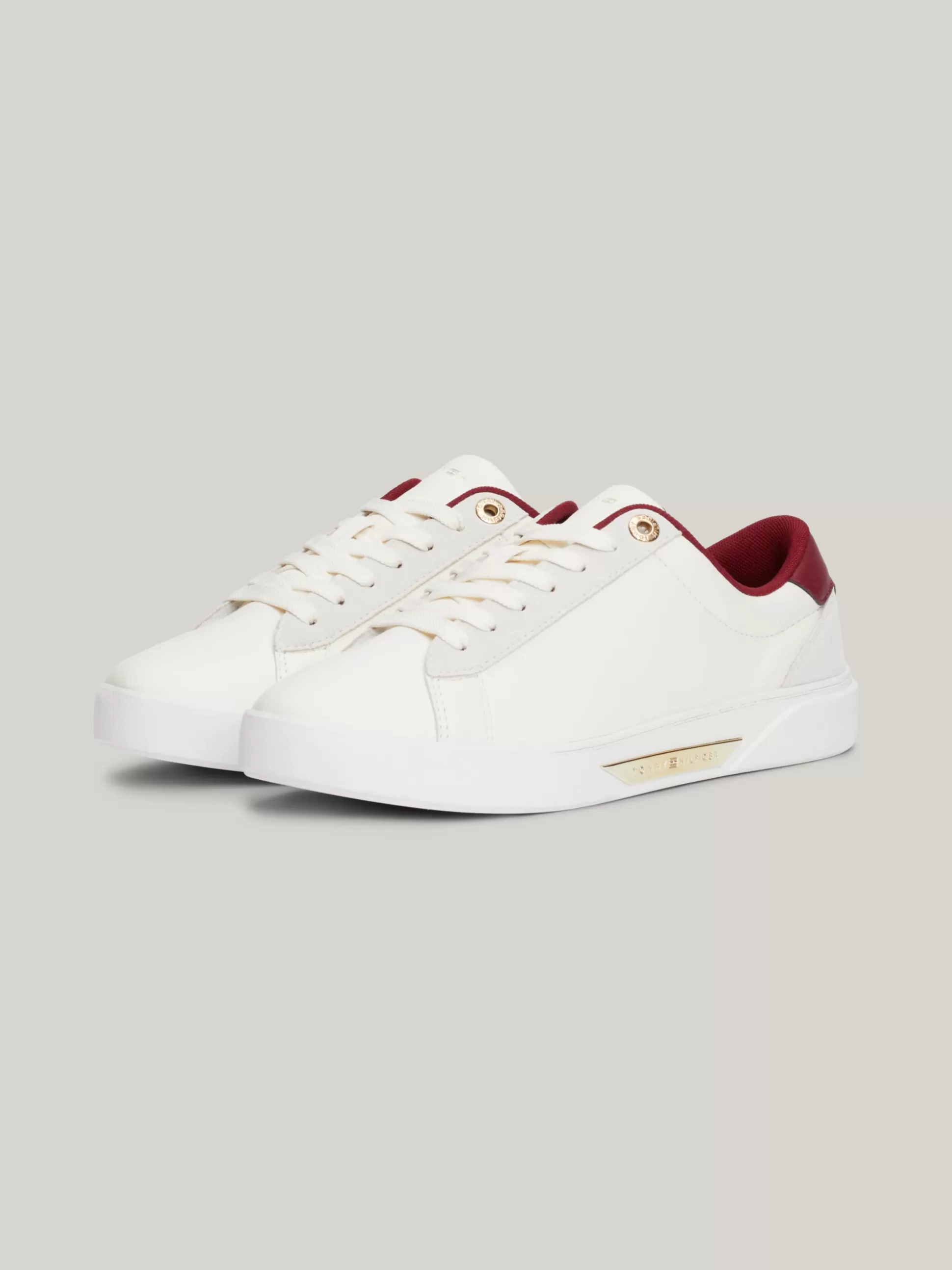 Tommy Hilfiger Sneakersy^Buty Sportowe Z Metalowymi Elementami