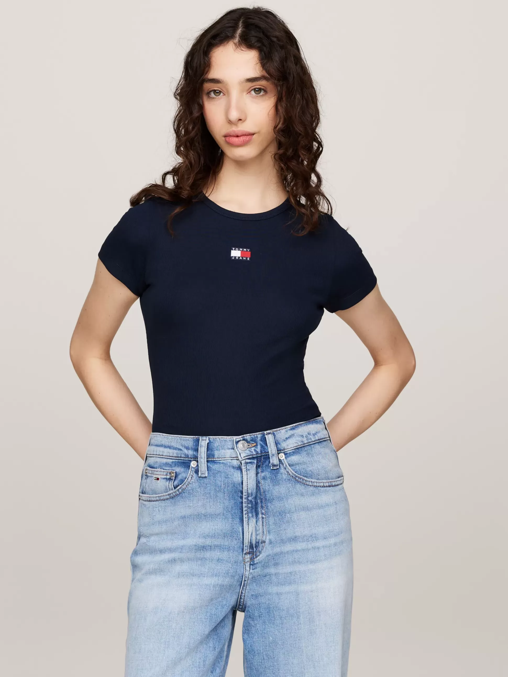 Tommy Hilfiger T-Shirty^Prążkowany T-shirt Z Naszywką Tommy