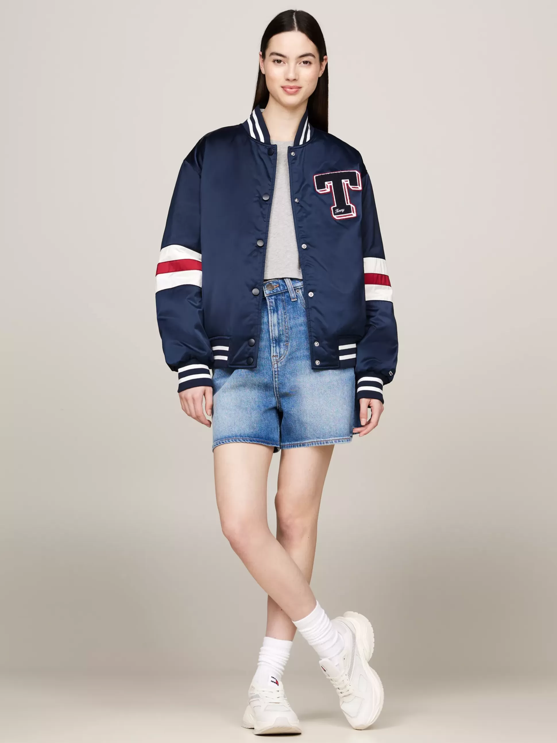 Tommy Hilfiger Kurtki & Płaszcze^Satynowa Kurtka Bomber Z Logo W Stylu Letterman