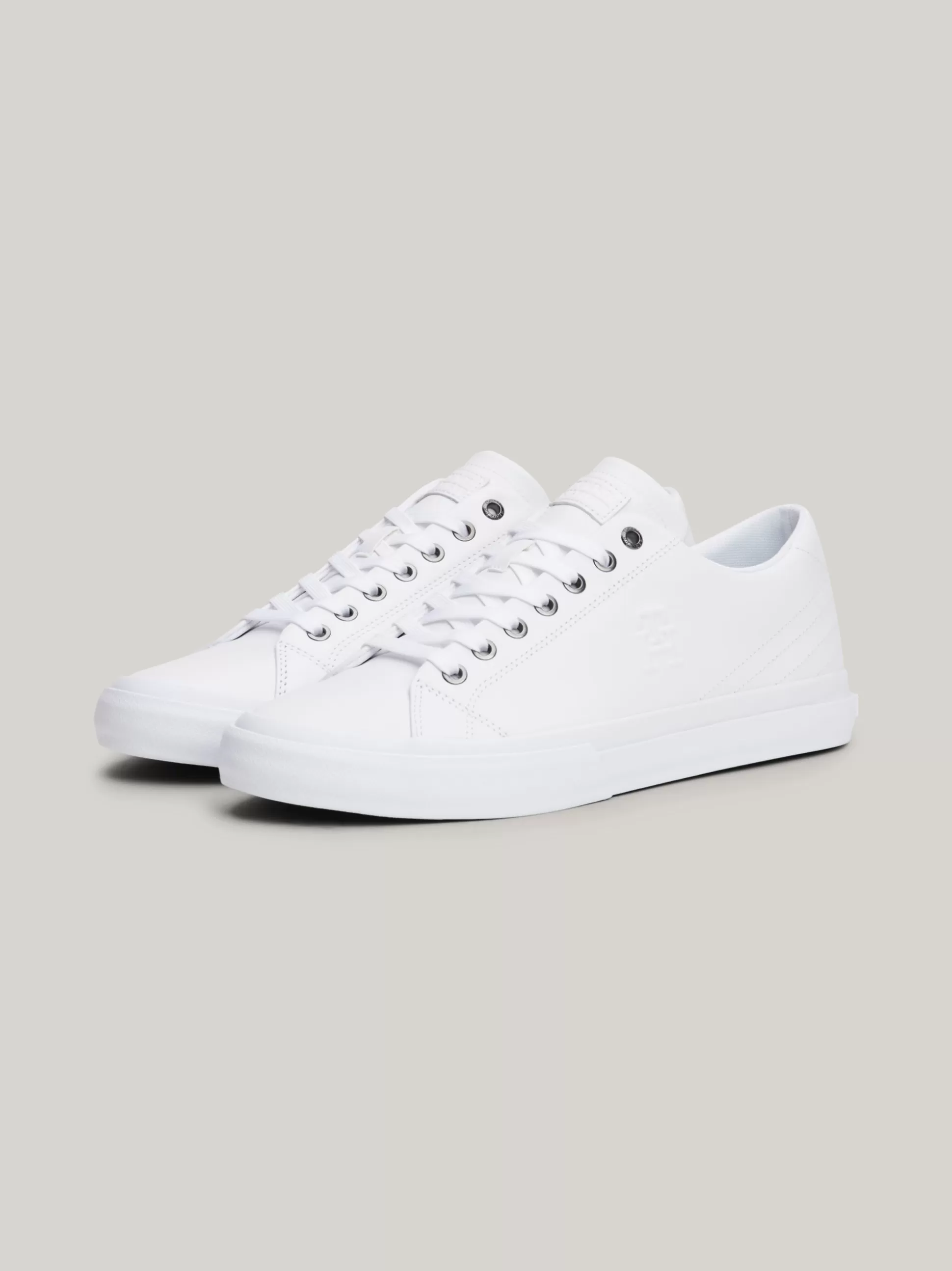 Tommy Hilfiger White Trainers | Sneakersy^Skórzane Buty Sportowe Essential Z Monogramem