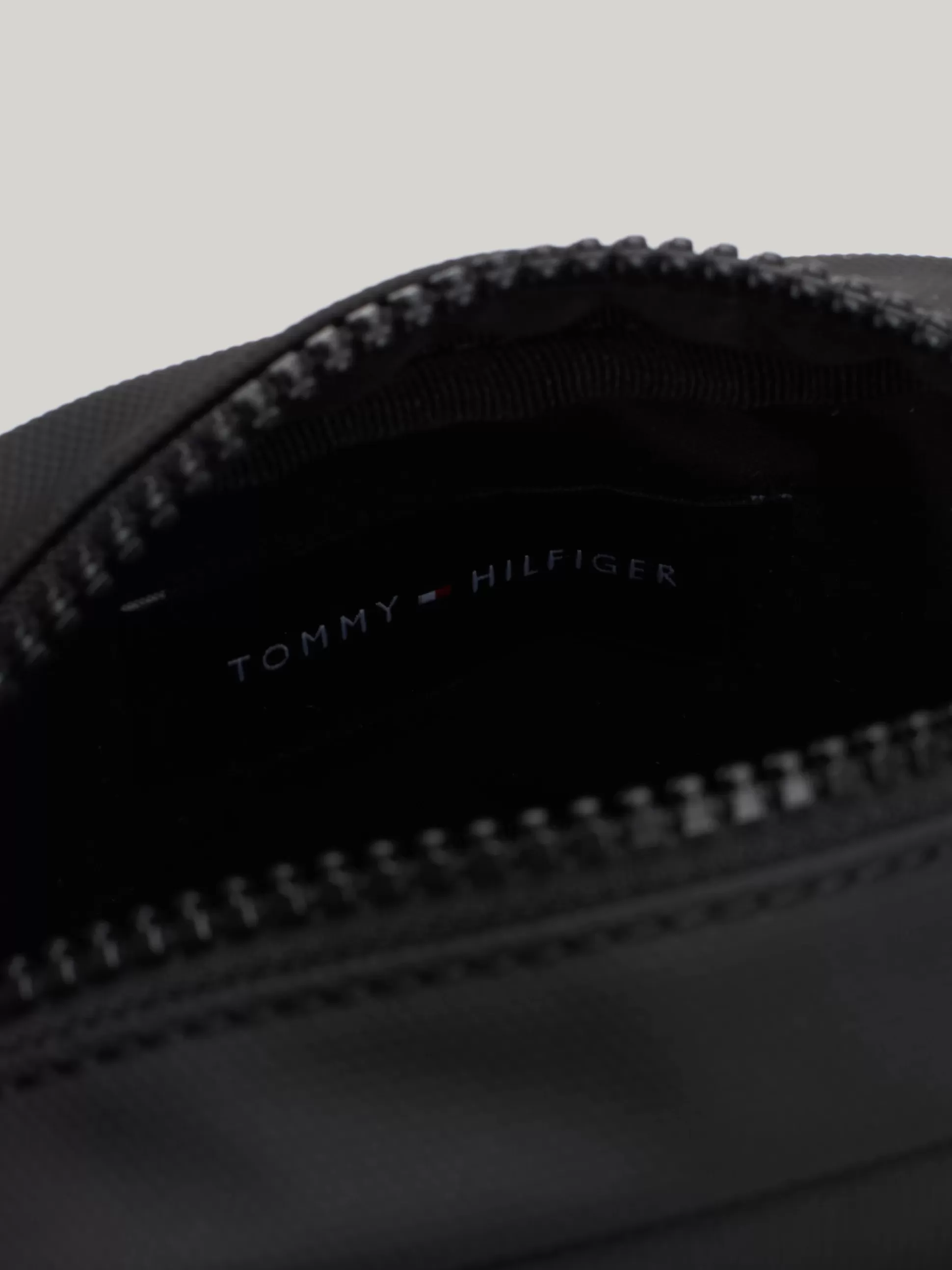 Tommy Hilfiger Torebki Na Pasku^Torba Typu Reporter Corporate
