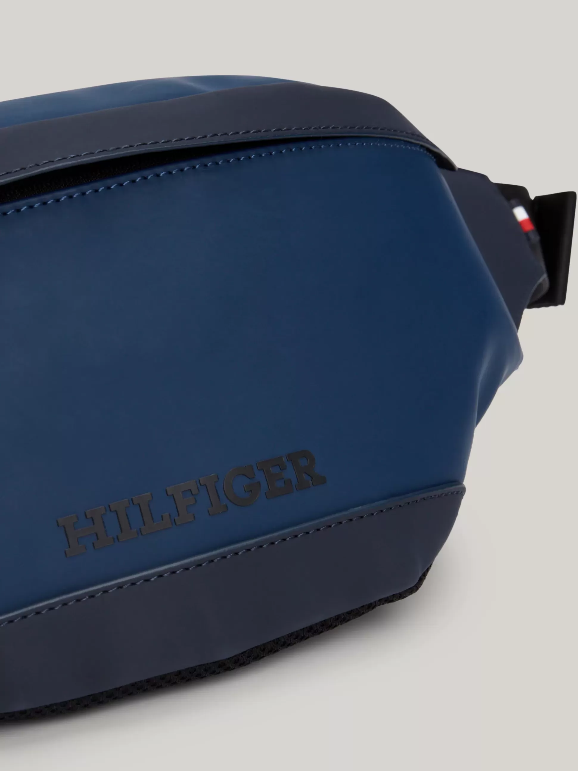 Tommy Hilfiger Torebki Na Pasku^Torebka Typu Nerka Z Blokami Kolorów