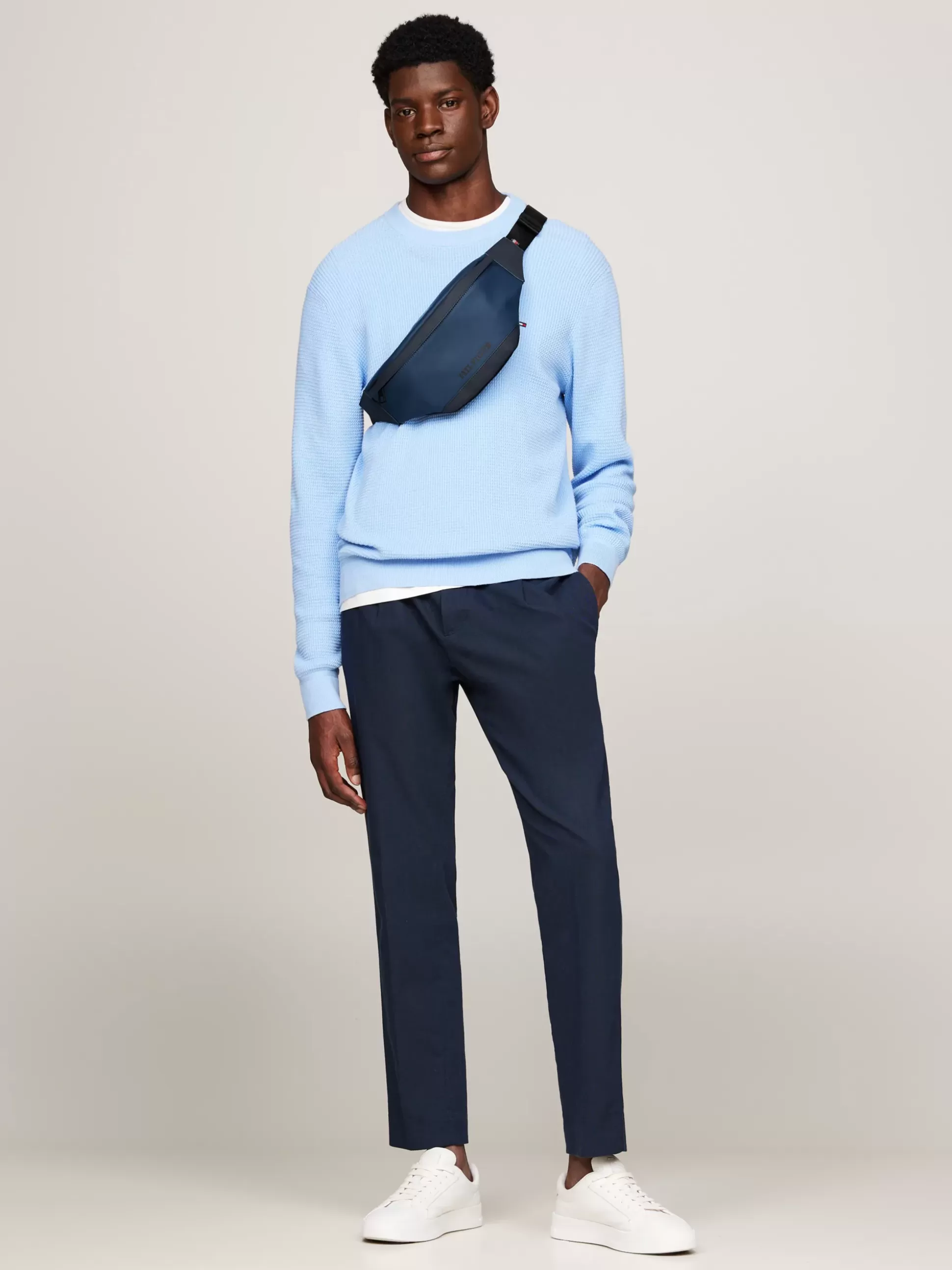 Tommy Hilfiger Torebki Na Pasku^Torebka Typu Nerka Z Blokami Kolorów