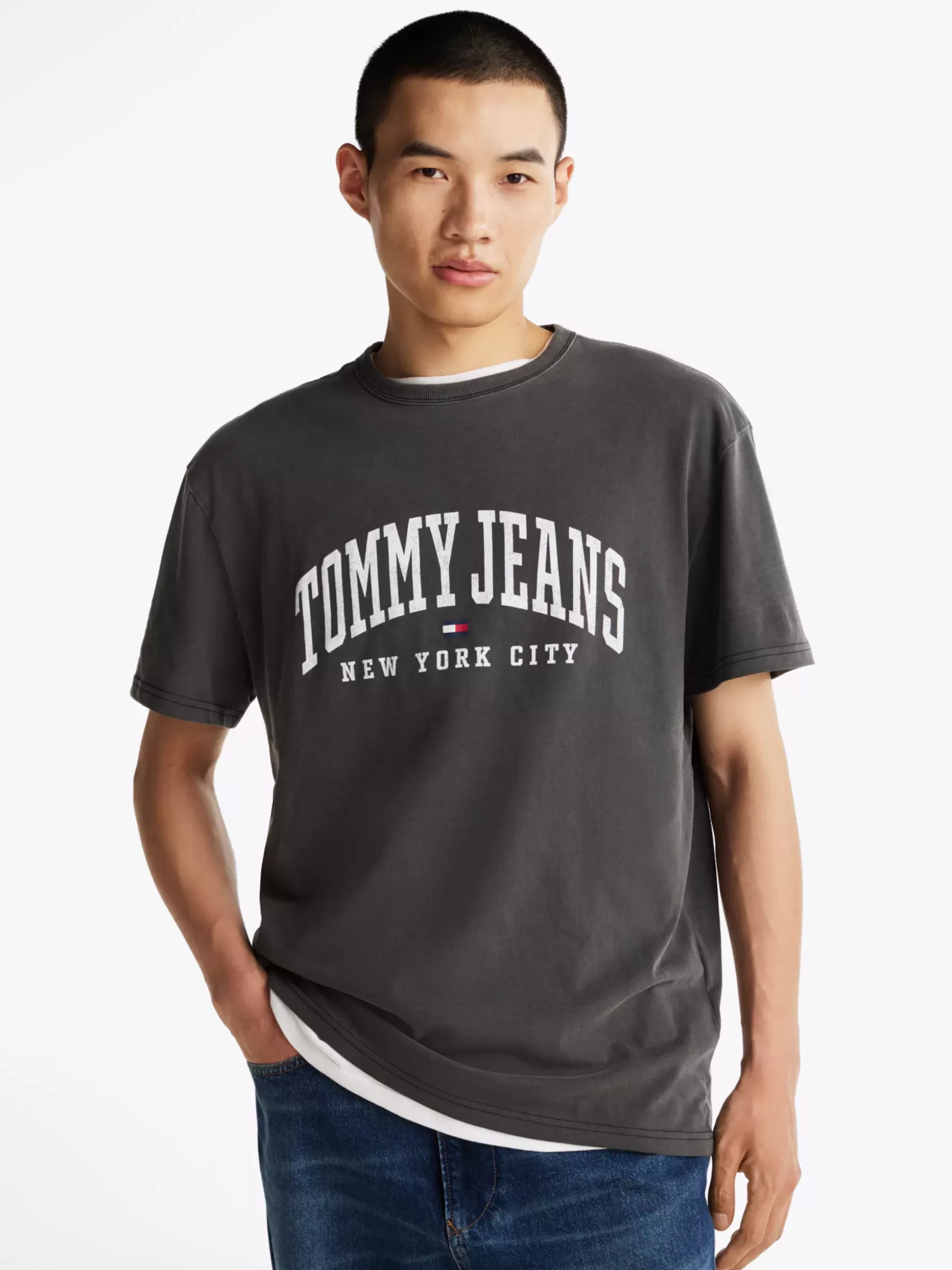 Tommy Hilfiger T-Shirty^T-shirt W Uczelnianym Stylu Z Efektem Sprania