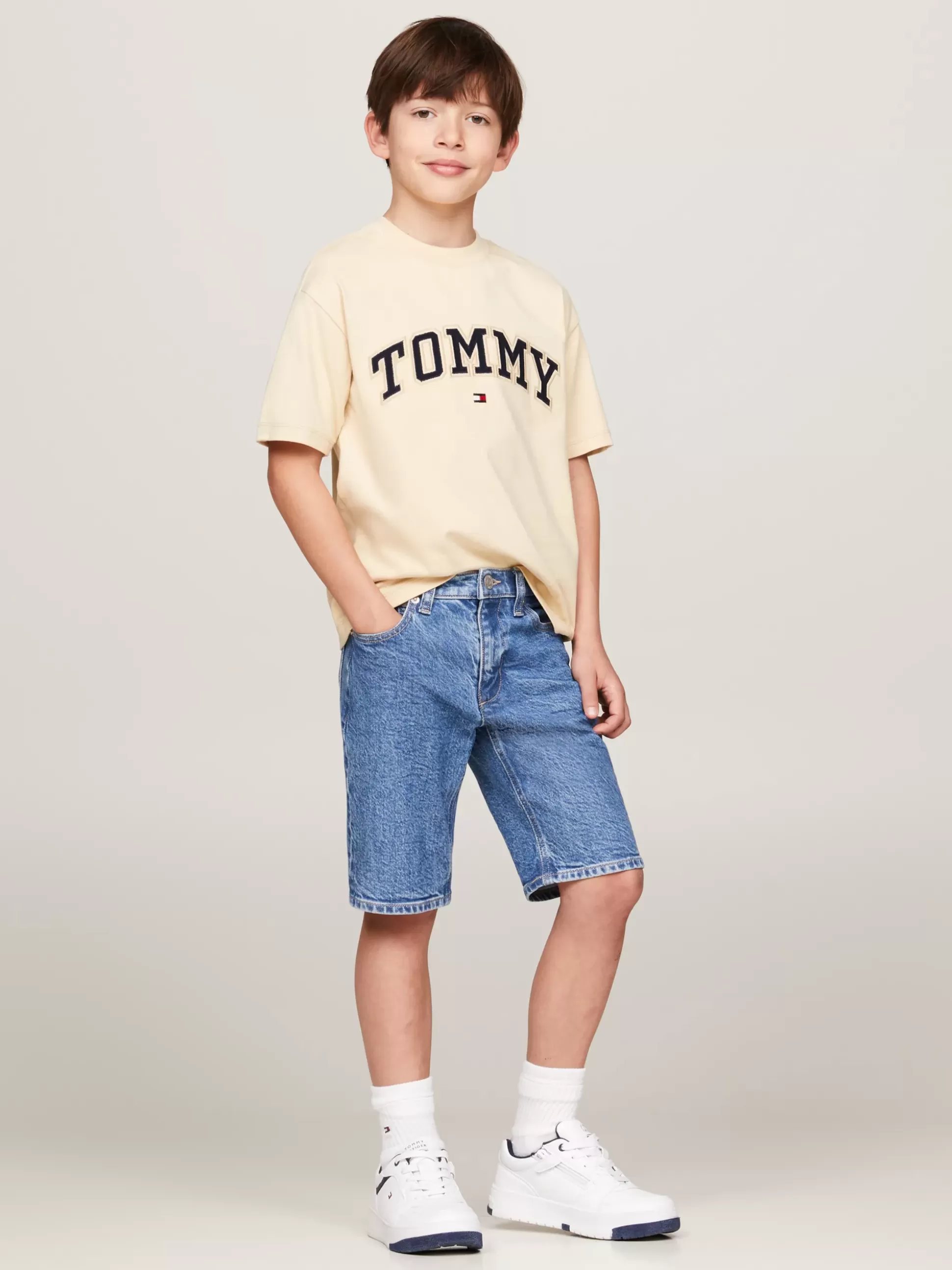 Dzieci Tommy Hilfiger T-Shirty I Koszulki Polo^T-shirt W Uczelnianym Stylu Z Logo